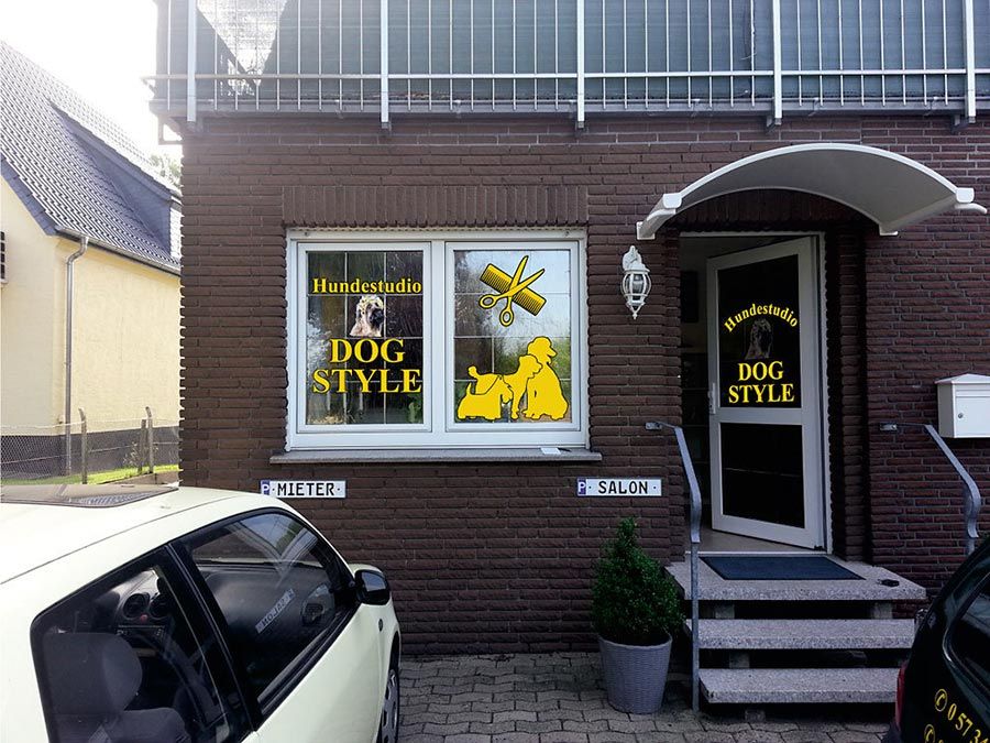 Eingangstür - Dogstyle Hundestudio & professionelle Hundepflege